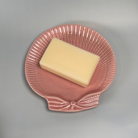 Vintage Pink Shell Shaped Soap, Jewelry or Trinket Dish - Picture 2 of 13